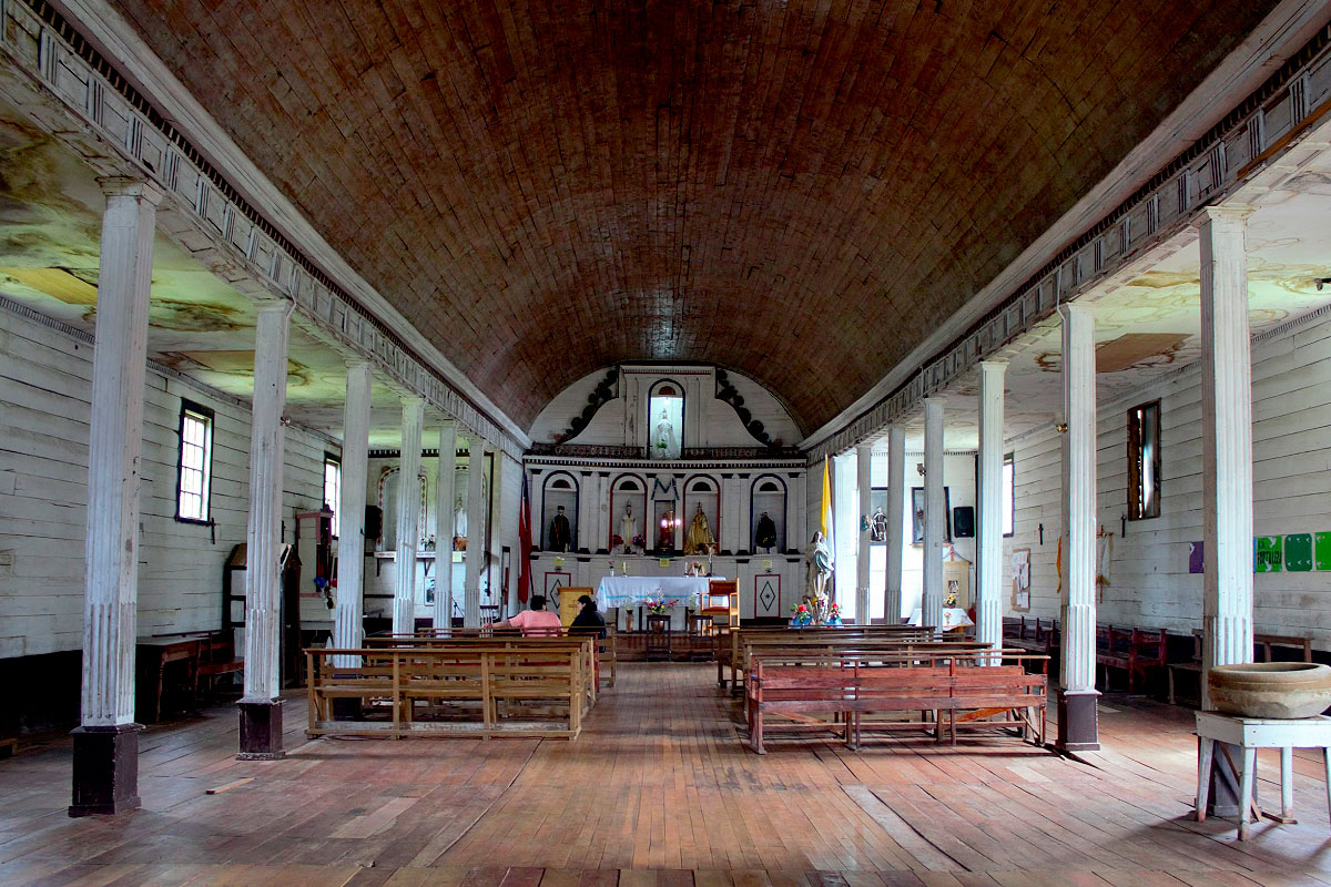 Interior de la Iglesia de Ichuac